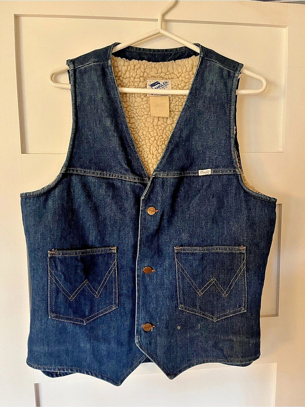 Wrangler Sherpa Lined Denim Vest Size Medium